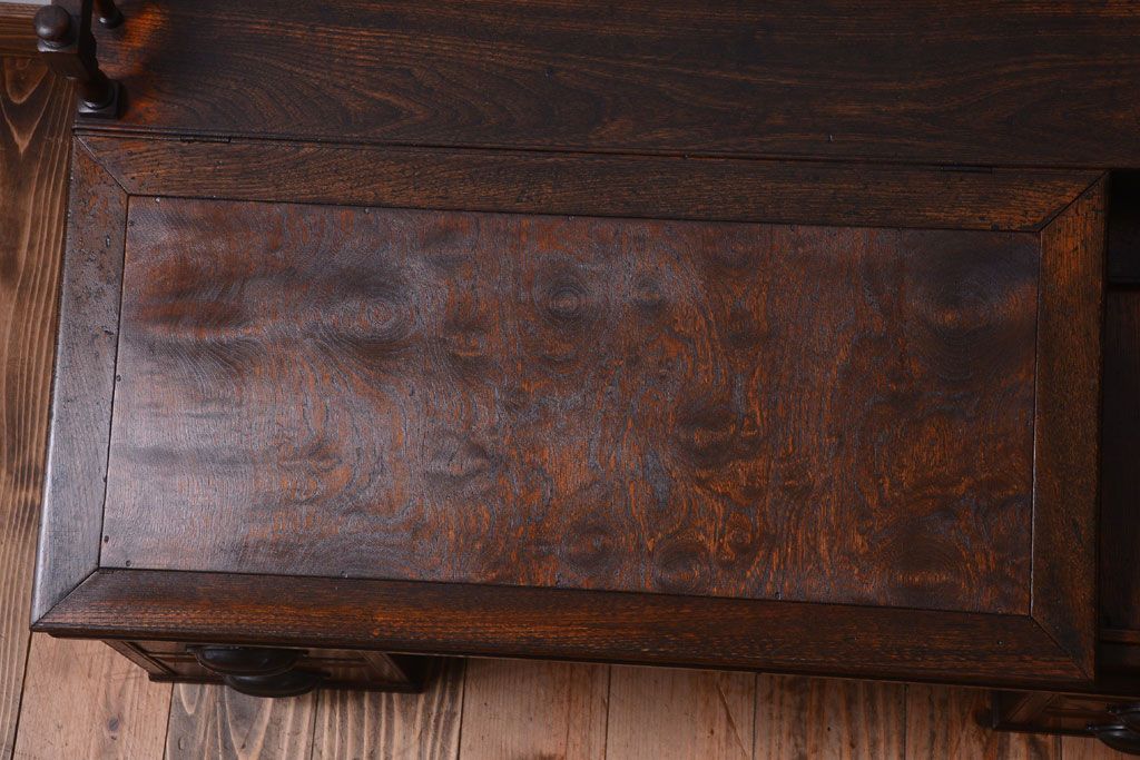 アンティーク家具　古い栓材　上質な意匠のアンティーク簿記机(ライティングビューロー)