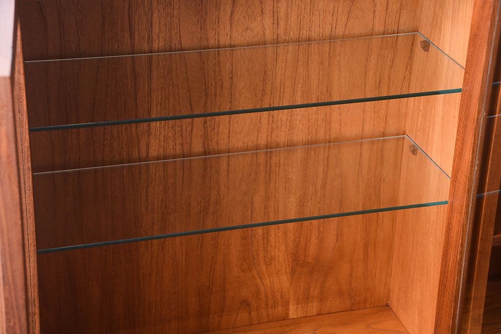 ヴィンテージ家具　G-PLAN 北欧ビンテージ　チーク材のサイドボード(キャビネット・収納棚)