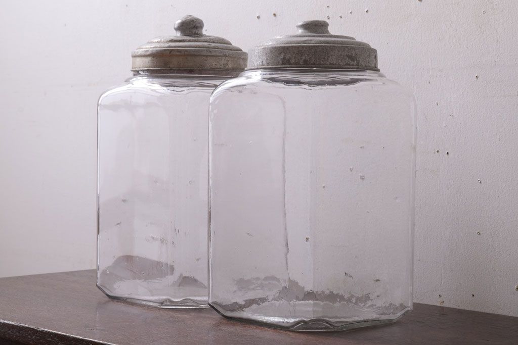 アンティーク雑貨　古い駄菓子屋のガラス瓶(ビン)2個セット