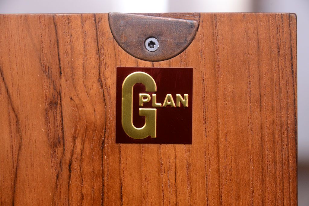 ヴィンテージ家具　G-PLAN 北欧ビンテージ　チーク材のサイドボード(収納棚)