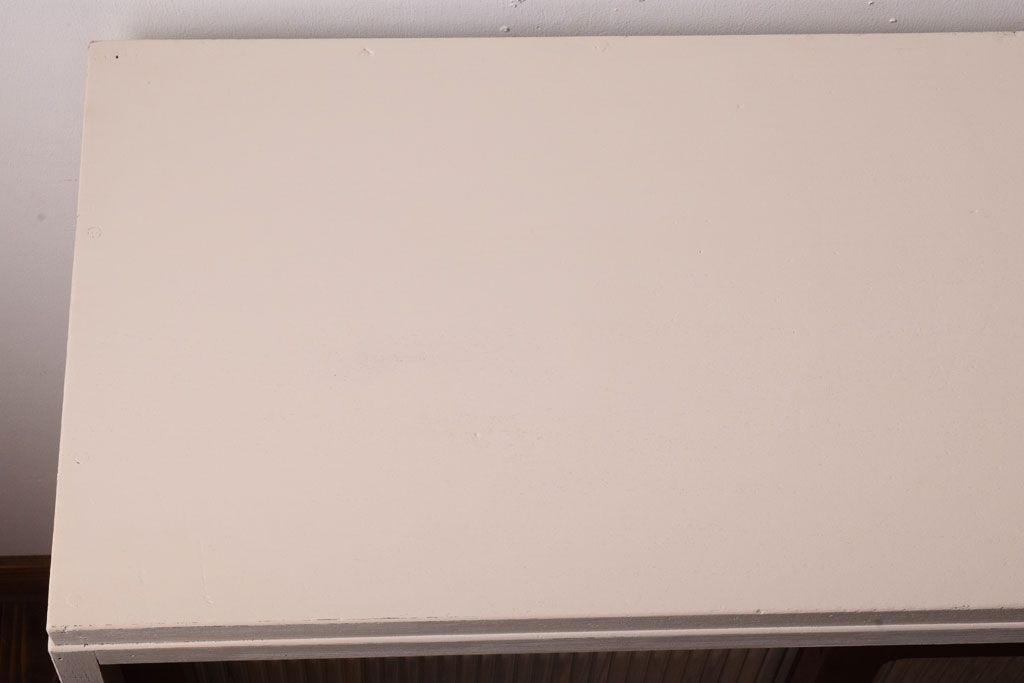 アンティーク家具　アンティークホワイトペイント　モールガラス引き戸のキャビネット(収納棚)
