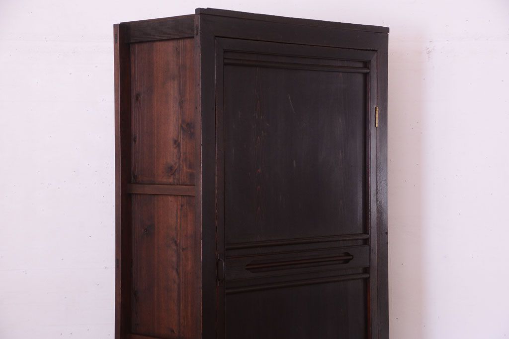 アンティーク家具　明治期　脚付き!古い木製の縦型収納棚(収納箪笥)