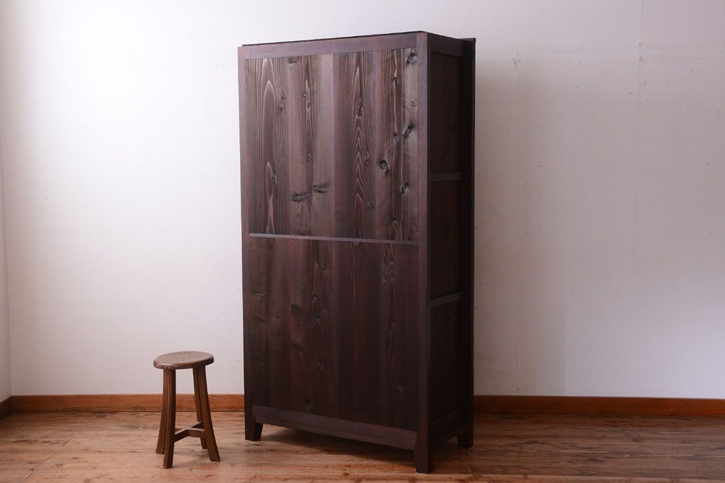 アンティーク家具　明治期　脚付き!古い木製の縦型収納棚(収納箪笥)