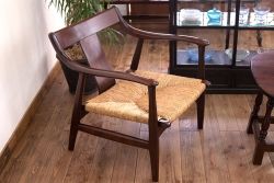中古美品　松本民芸家具　77型　曲肘　ラッシ座面アームチェア(定価約18万円)(3)