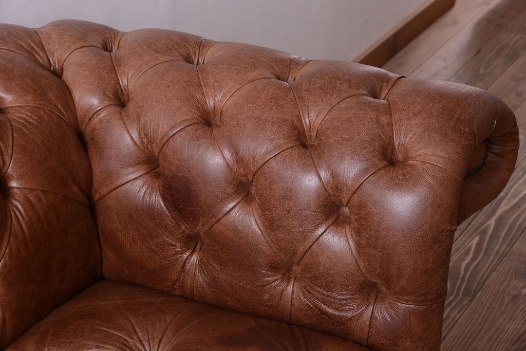 ヴィンテージ家具　イギリスビンテージ　本革製　ディスティンクティブ チェスターフィールドソファ