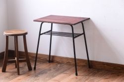 アンティーク家具　シンプルな鉄脚サイドテーブル(3)