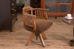 アンティーク家具　アーム付きのシックなアンティーク回転椅子(ドクターチェア)(2)