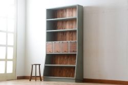 アンティーク家具　パタパタ戸棚付き!大きなペイント本棚