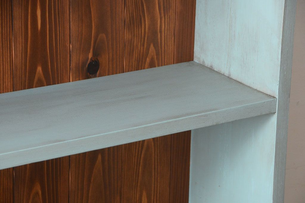 アンティーク家具　パタパタ戸棚付き!大きなペイント本棚