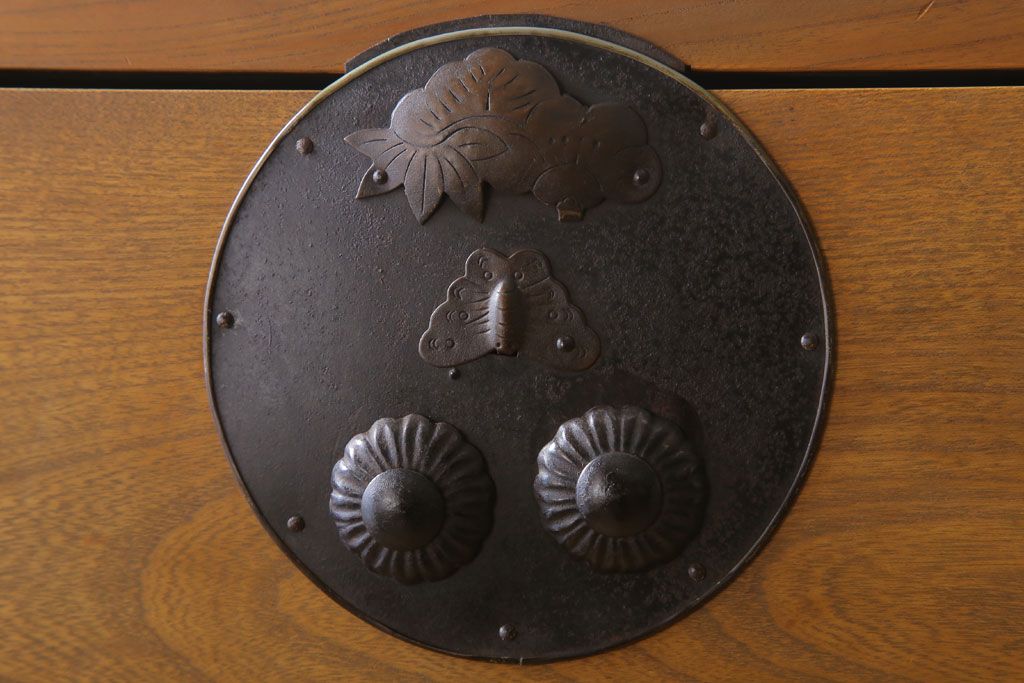 アンティーク家具　前面欅材　古民具・骨董　二段重ね時代箪笥(衣装箪笥)