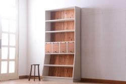 アンティーク家具　パタパタ戸棚付き!大きなペイント本棚(2)