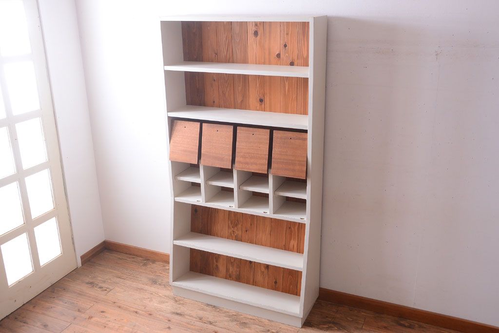 アンティーク家具　パタパタ戸棚付き!大きなペイント本棚(2)
