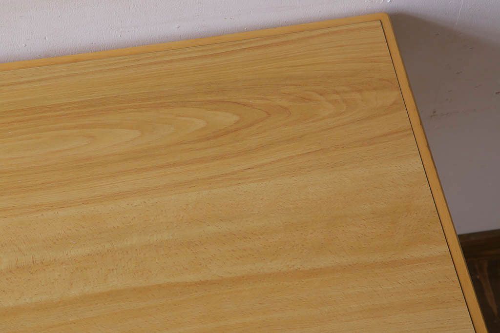 中古　飛騨家具　柏木工　明るい木味のスクエアダイニングテーブル