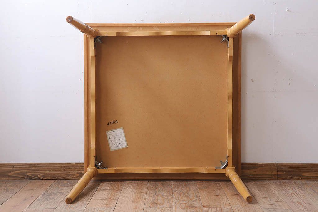 中古　飛騨家具　柏木工　明るい木味のスクエアダイニングテーブル