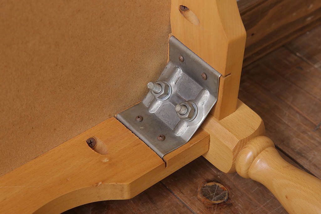 中古　飛騨家具　柏木工　明るい木味のスクエアダイニングテーブル