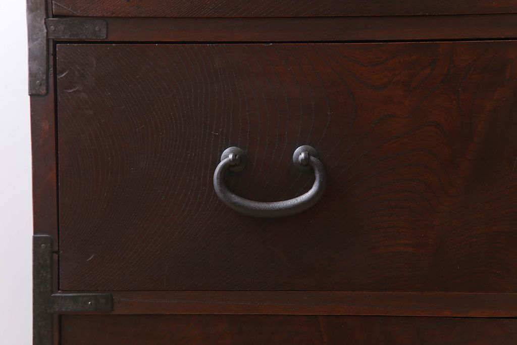 アンティーク家具　前面欅材　玉杢　丸金具　古い木製のシンプルなアンティーク衣装箪笥(チェスト)
