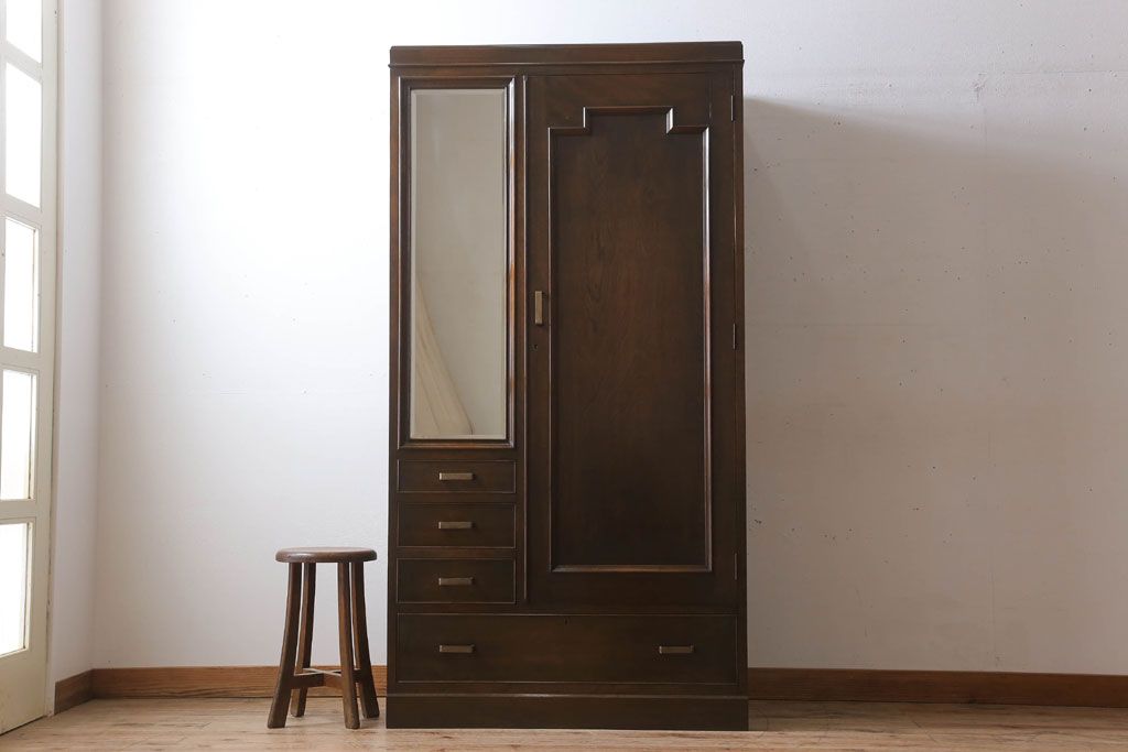 アンティーク家具　作りの良い和製アンティークワードローブ(洋服箪笥)