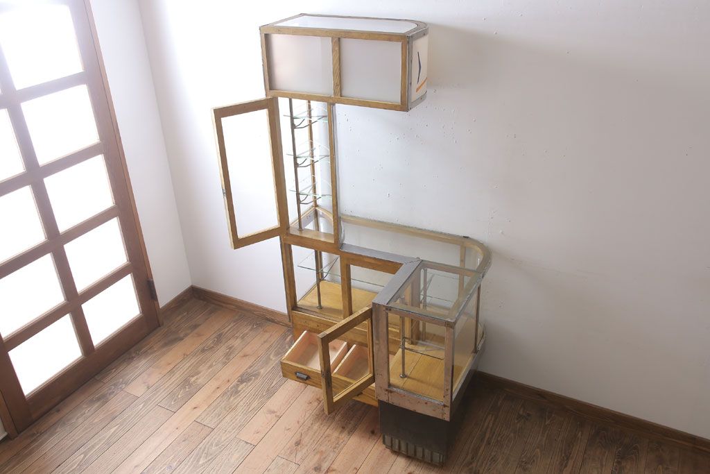 レトロ家具　アンティーク　レトロなデザイン!タバコ屋のRガラスショーケース(ガラスケース)