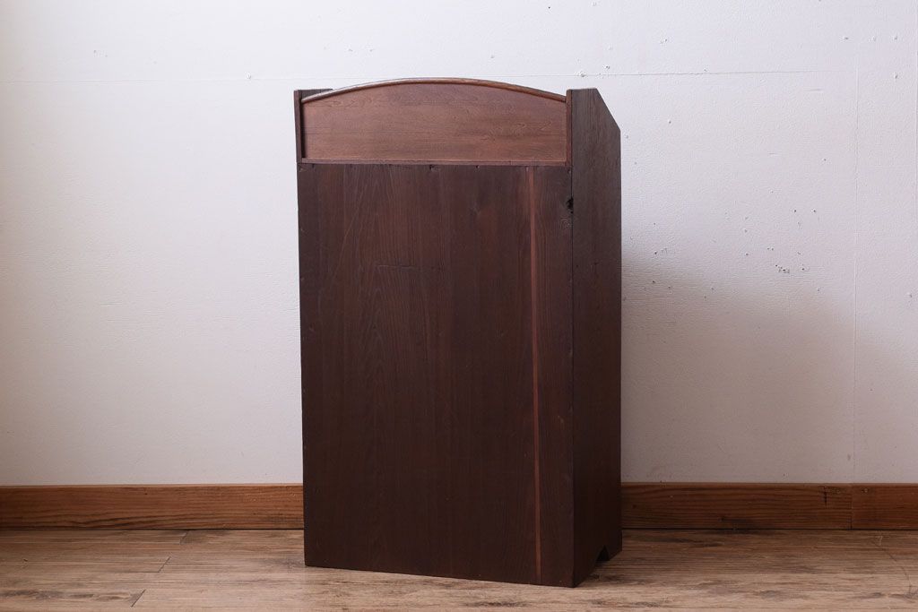 レトロ家具　レトロデザイン　古い木のアンティーク本箱