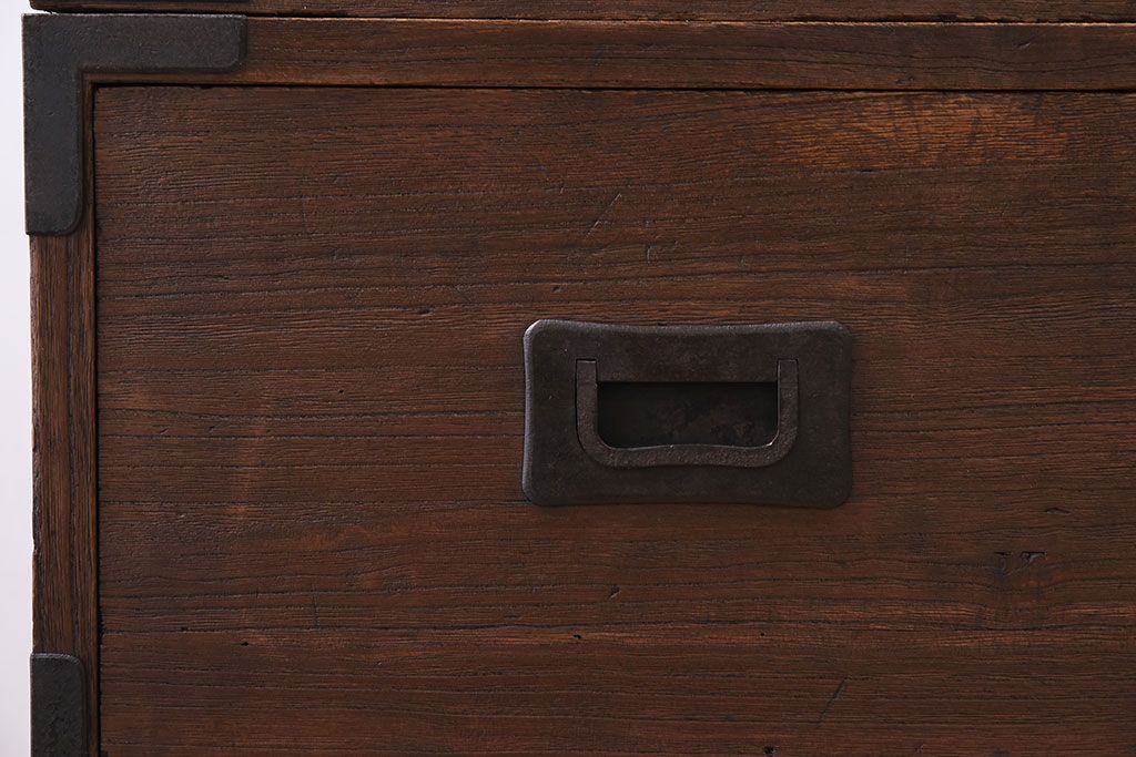 アンティーク家具　和製アンティーク　シンプルデザイン　古い重ね桐箪笥(衣装箪笥、桐たんす)