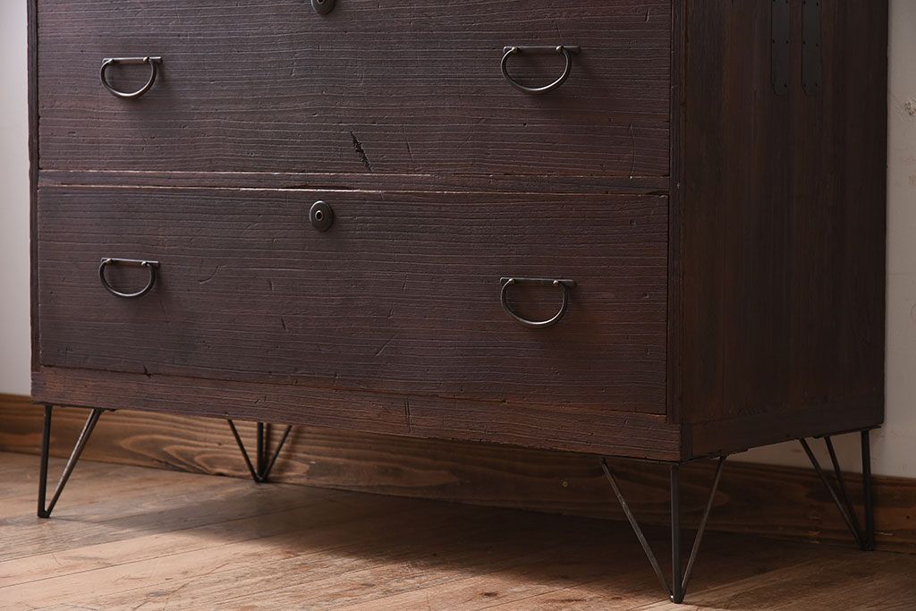 アンティーク家具　鉄脚付き!古い衣装箪笥ローボード