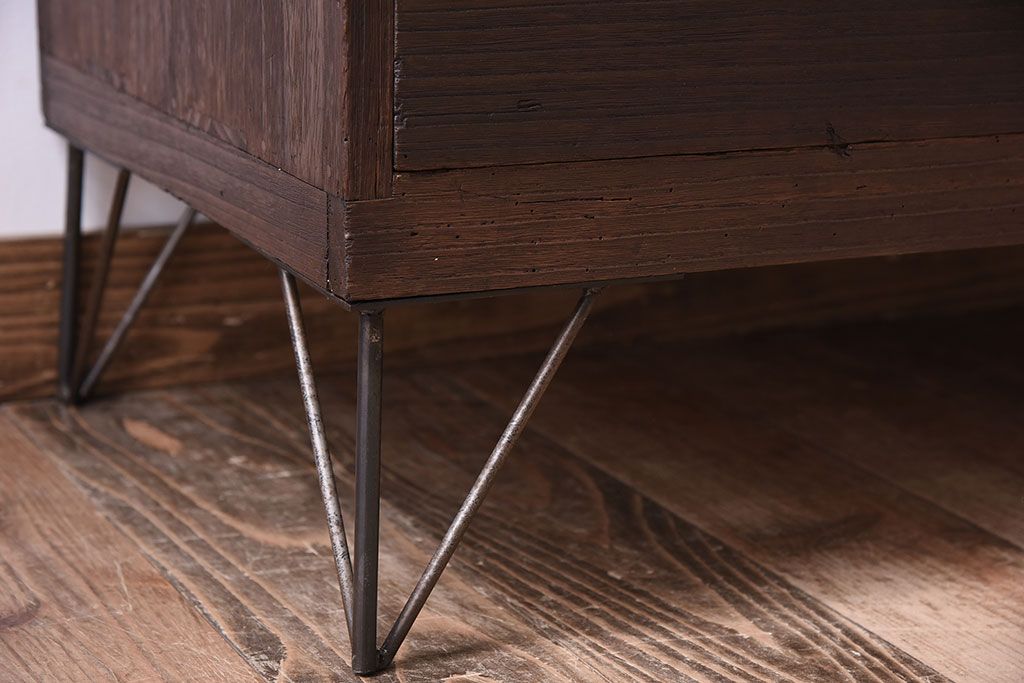 アンティーク家具　鉄脚付き!古い衣装箪笥ローボード