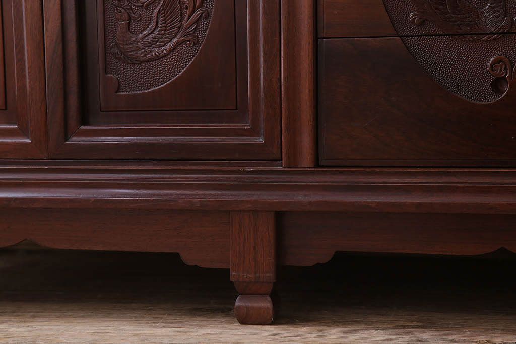 中古　民芸家具　高級品!彫刻が素晴らしい唐木飾り棚(キャビネット)(定価198万円)