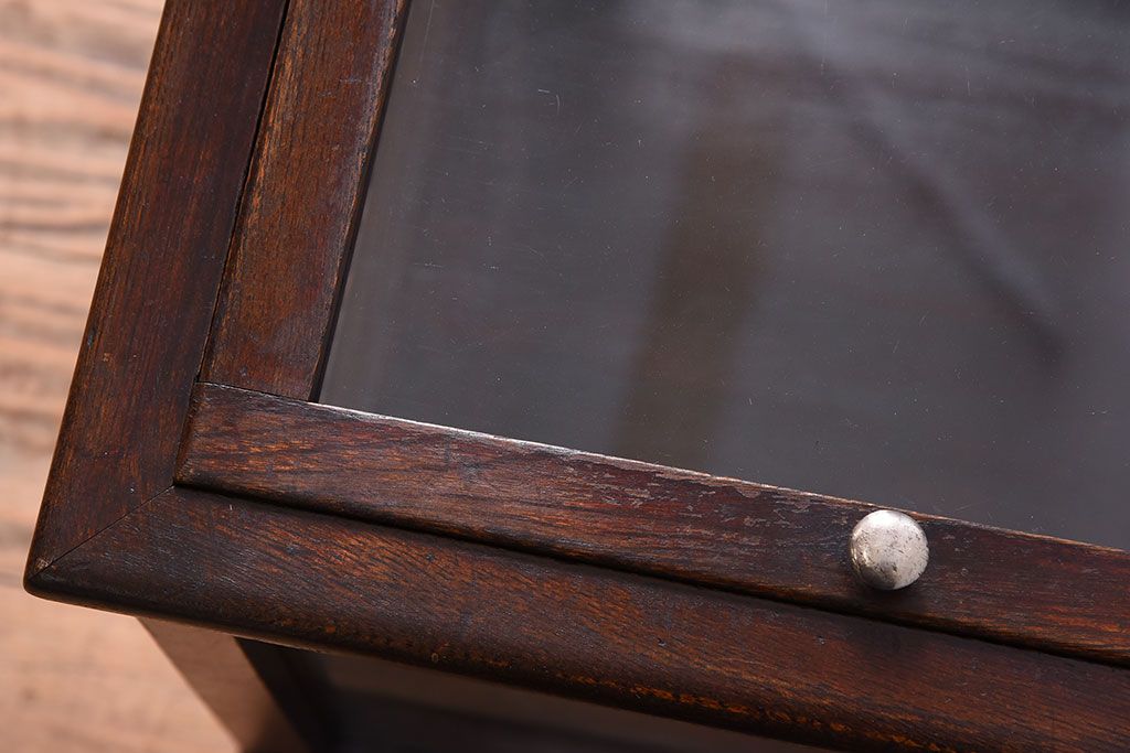 アンティーク家具　古い栓材の小ぶりなアンティーク上蓋式ショーケース(ガラスケース)