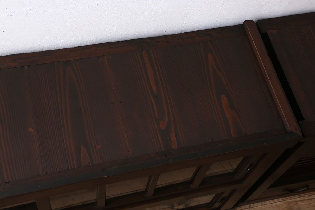 アンティーク家具　古民具・骨董　岐阜産 ガラス仕上げ引き戸!二段重ねアンティーク五尺水屋箪笥(収納棚)