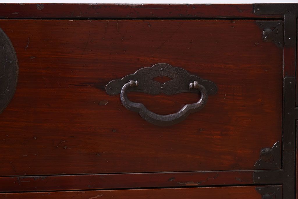 アンティーク家具　前面栗材!桜丸金具の時代箪笥ローボード(米沢箪笥・衣装箪笥)(1)