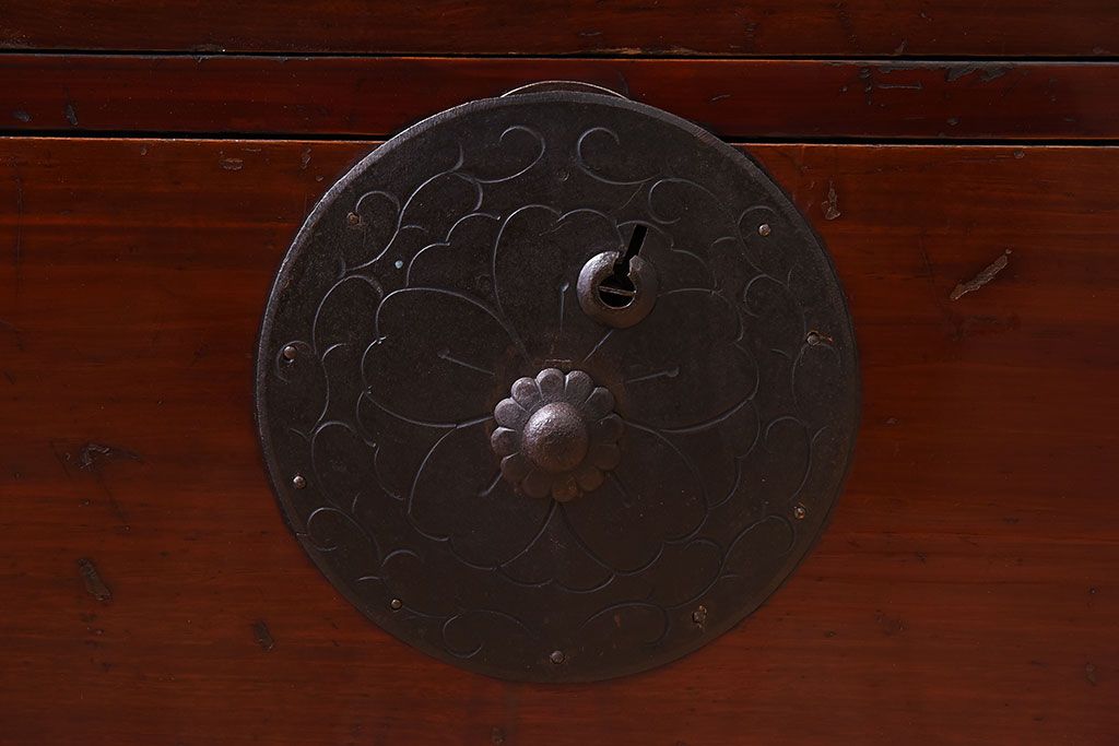 アンティーク家具　前面栗材!桜丸金具の時代箪笥ローボード(米沢箪笥・衣装箪笥)(1)
