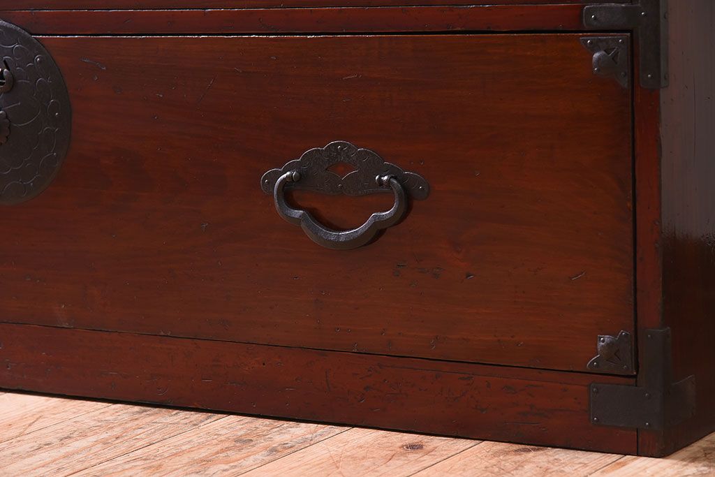 アンティーク家具　前面栗材!桜丸金具の時代箪笥ローボード(米沢箪笥・衣装箪笥)(2)