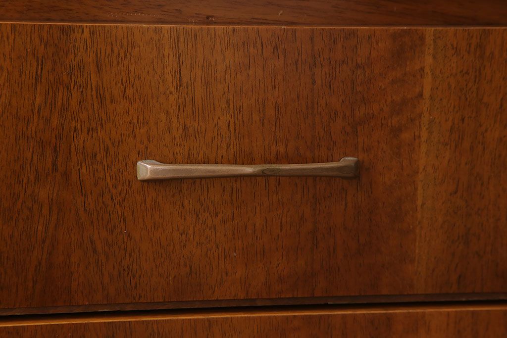ヴィンテージ家具　北欧ビンテージ　シンプルでおしゃれなライティングビューロー