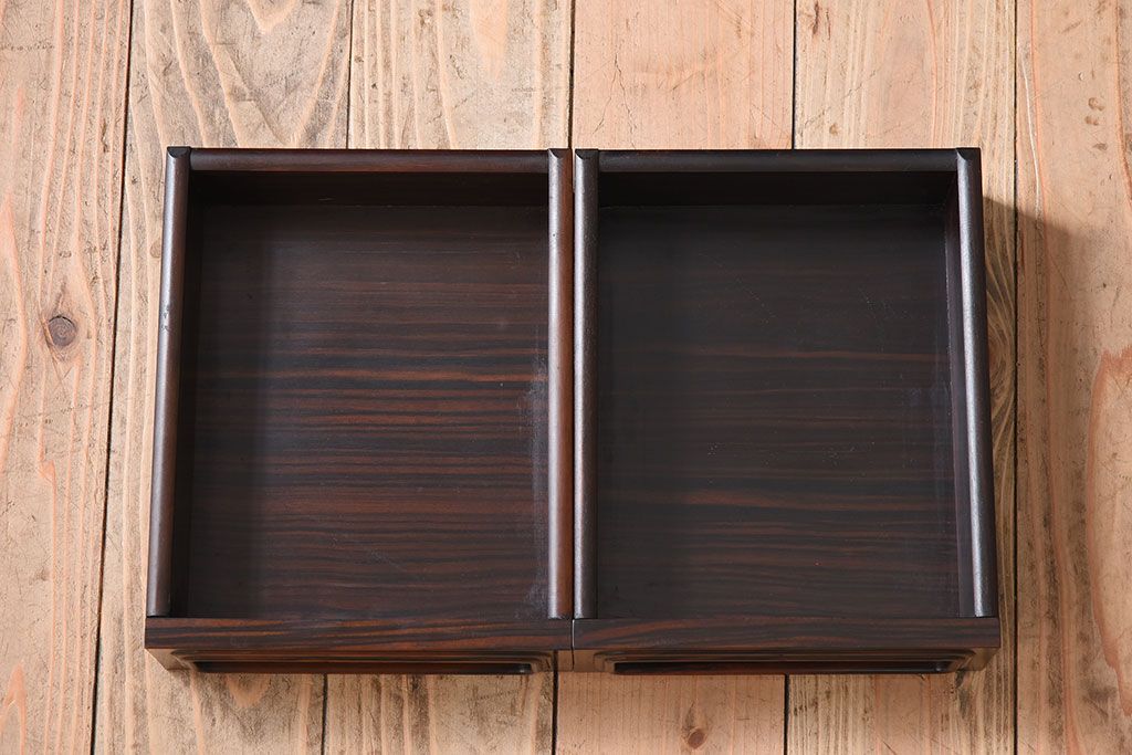 アンティーク家具　唐木・縞黒檀材!上品なアンティーク飾り棚(茶棚)
