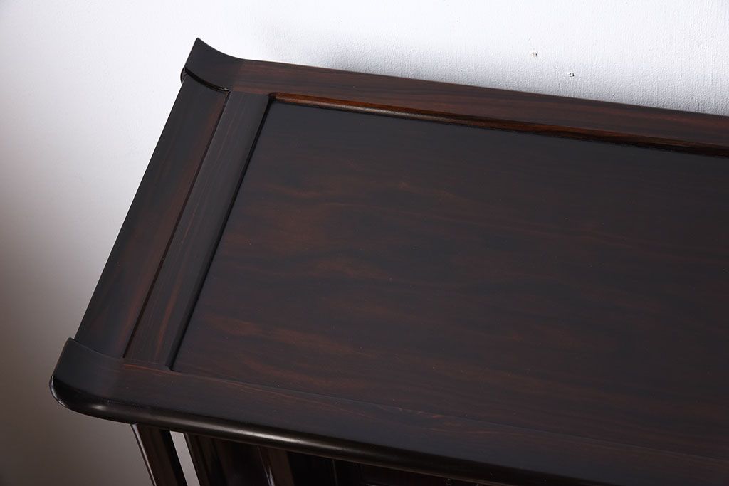 アンティーク家具　唐木・縞黒檀材!上品なアンティーク飾り棚(茶棚)