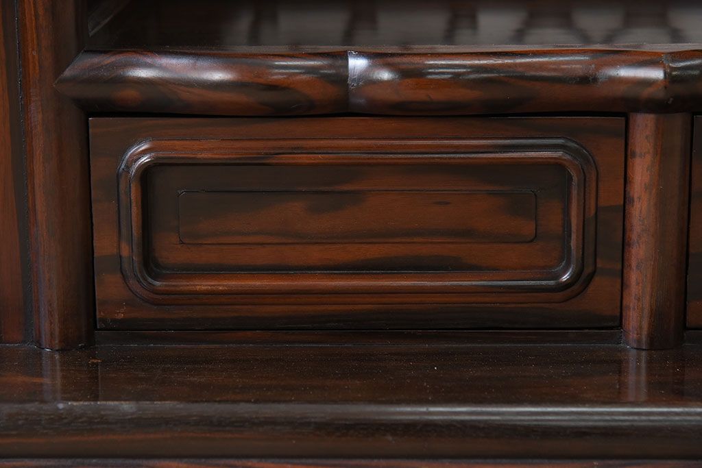 アンティーク家具　唐木・縞黒檀材!上品なアンティーク飾り棚(茶棚)