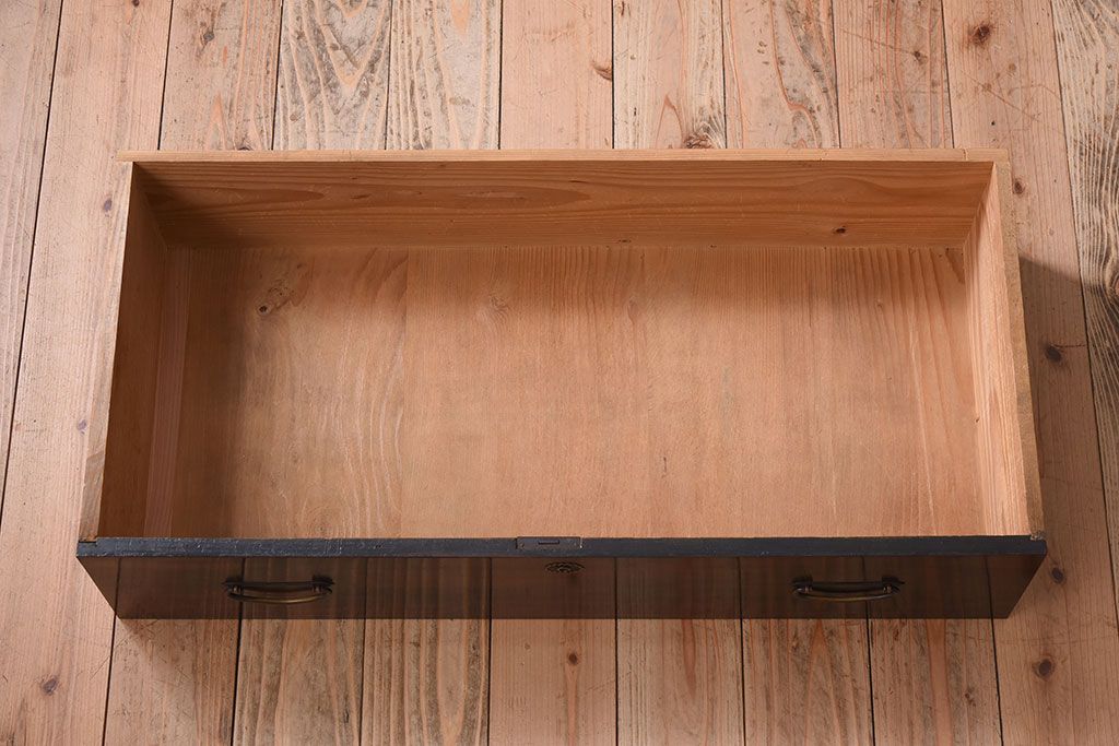 アンティーク家具　前面縞黒檀　衣装盆付き!小ぶりな観音箪笥(衣装箪笥)