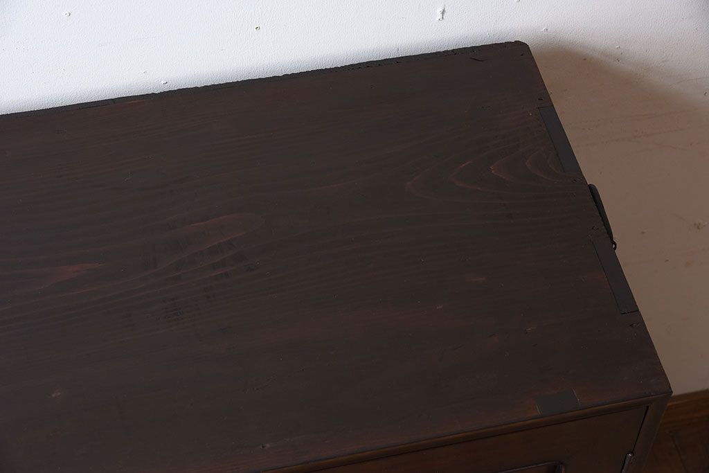 アンティーク家具　前面縞黒檀　衣装盆付き!小ぶりな観音箪笥(衣装箪笥)