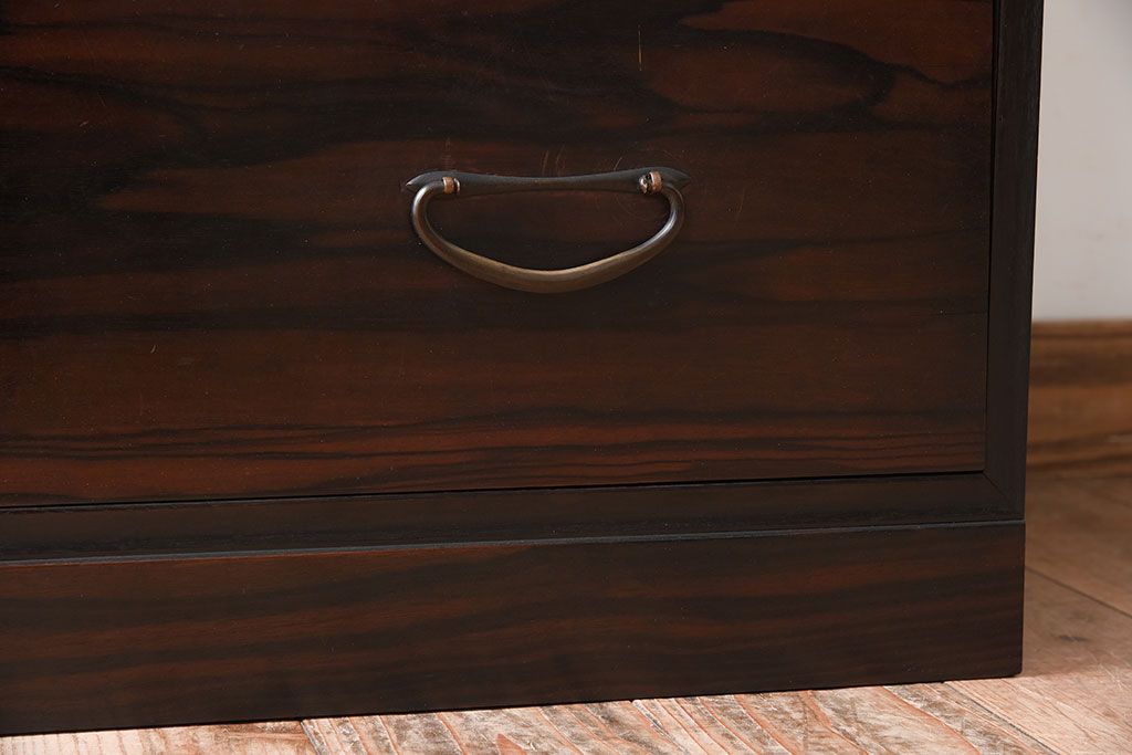 アンティーク家具　前面縞黒檀　衣装盆付き!小ぶりな観音箪笥(衣装箪笥)