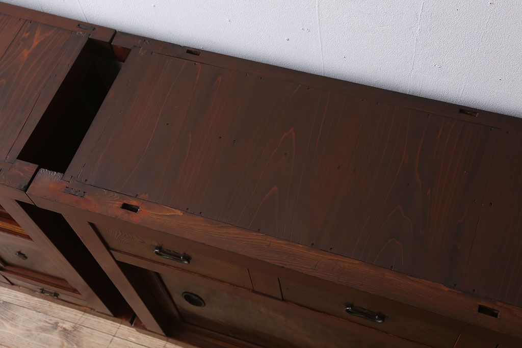 アンティーク家具　古民具・骨董　鏡板・前板欅材!味わい深いアンティーク金沢水屋箪笥