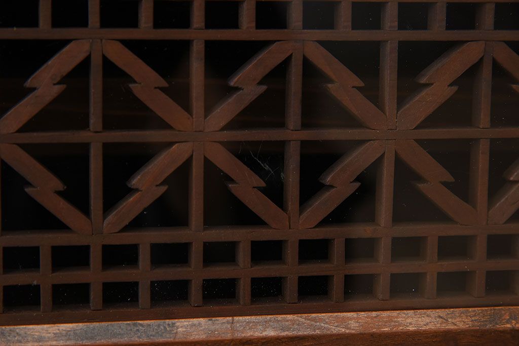 アンティーク家具　組子入り引き戸がおしゃれな和製アンティークの茶箪笥(収納棚)