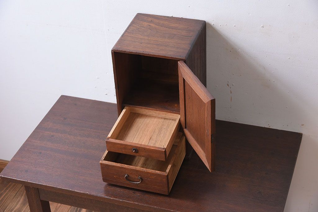 アンティーク家具 古い木製の小さな戸棚(収納棚・小引き出し アンティーク家具 古い木製の小さな戸棚(収納棚・小引き出し