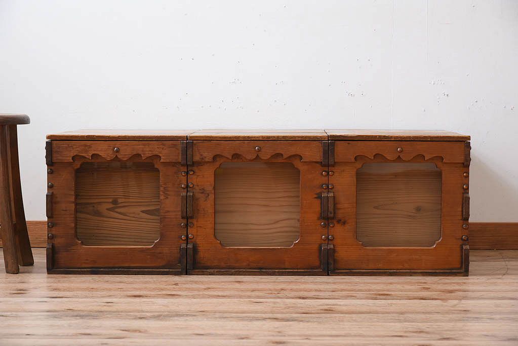 アンティーク雑貨　檜材製　昭和期　古い商店で使われていたレトロな木箱(収納箱)(3)