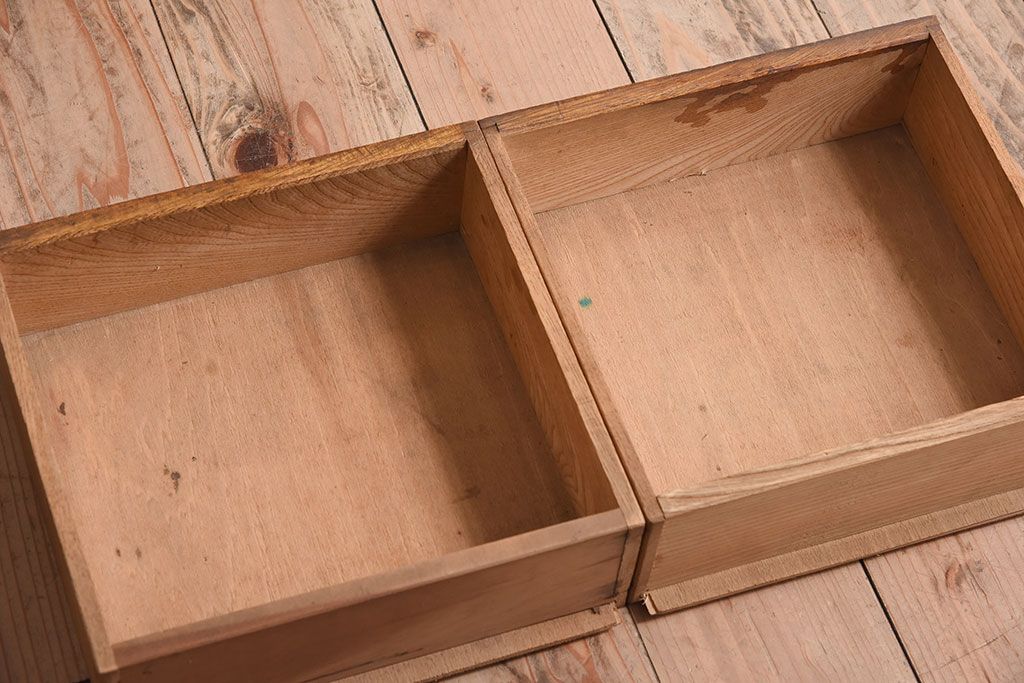 レトロ家具　栓材製　和製アンティーク　ハートモチーフのレトロかわいい本箱(ブックケース)