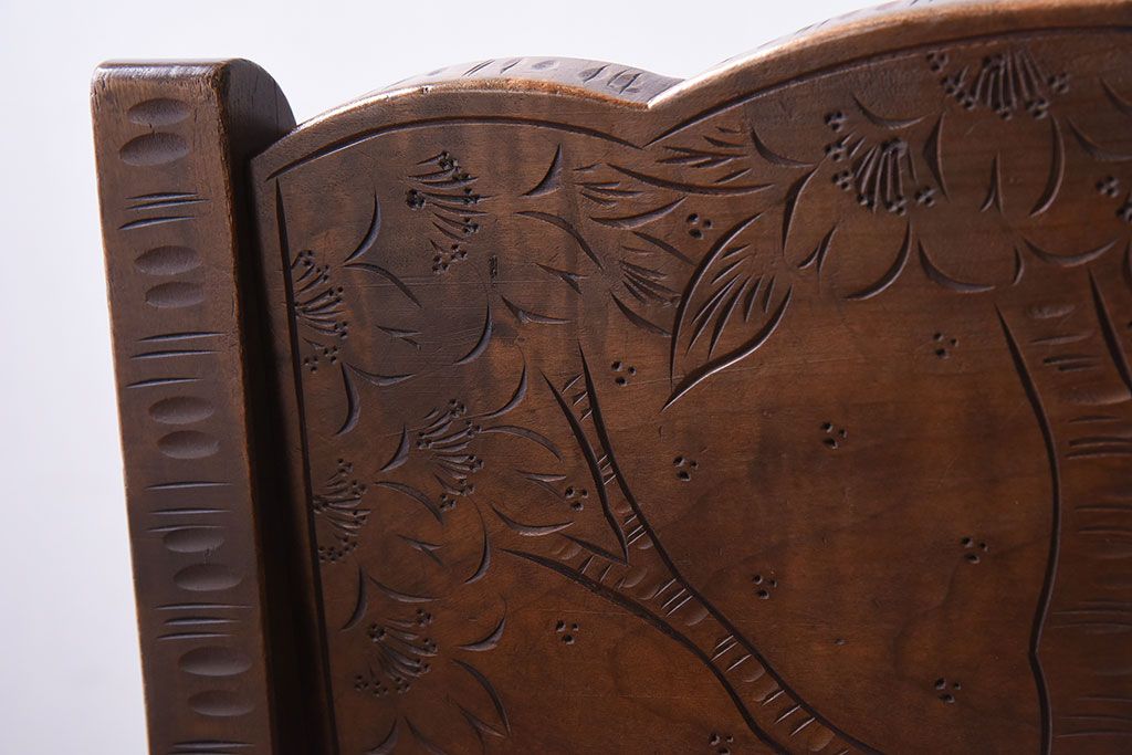 中古美品　伝統工芸　軽井沢彫りの上質なダイニングチェア(椅子)(定価約16万円)(3)