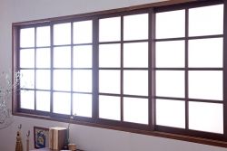 アンティーク　古い木のシンプルなすりガラス入りガラス戸4枚(窓・引き戸)