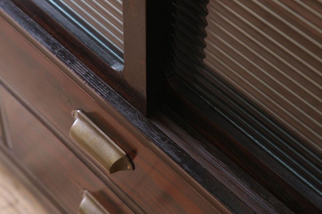 アンティーク家具　和製アンティーク　前面唐木・黒檀材!脚付きの大ぶりローボード(ハーモニカたんす・音色箪笥)