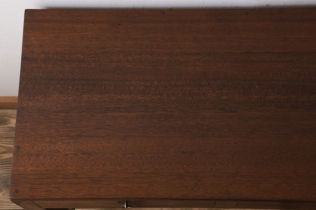 アンティーク家具　透かし彫りが美しいアンティークコンソールテーブル