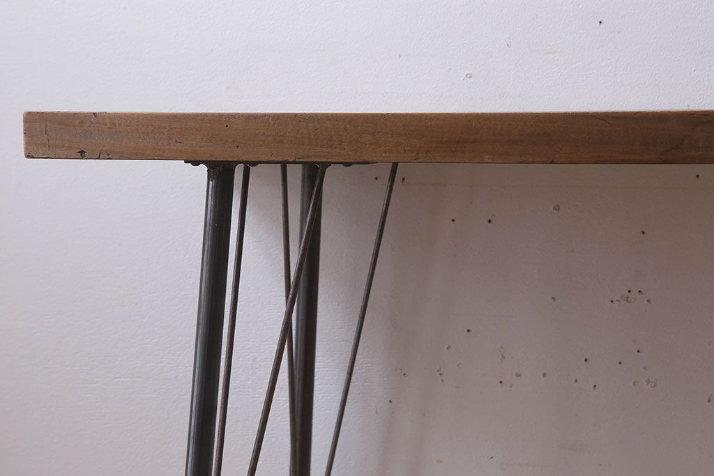 アンティーク家具　天板一枚板　朴の木　シンプルな鉄脚テーブル