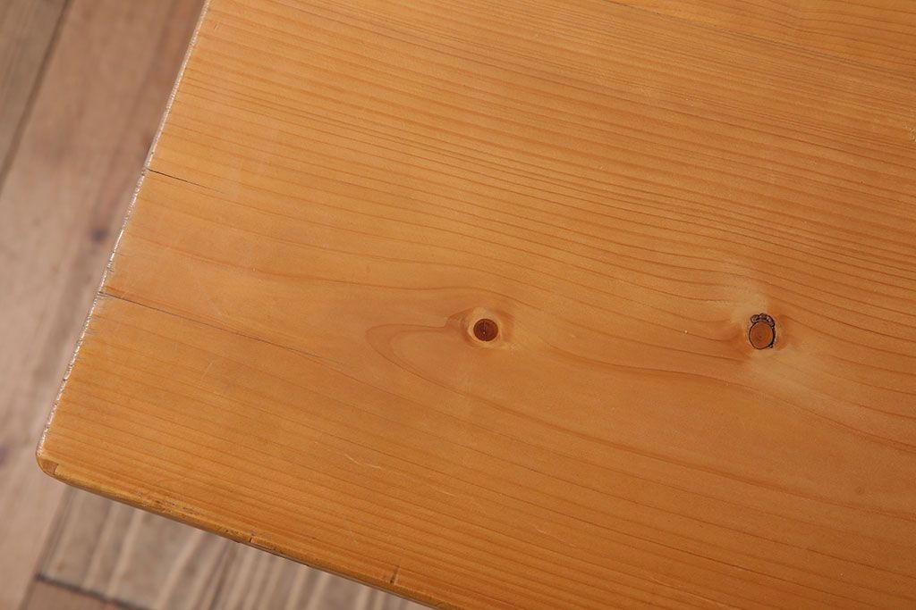 アンティーク家具　天板檜材　アンティーク　シンプルな鉄脚テーブル